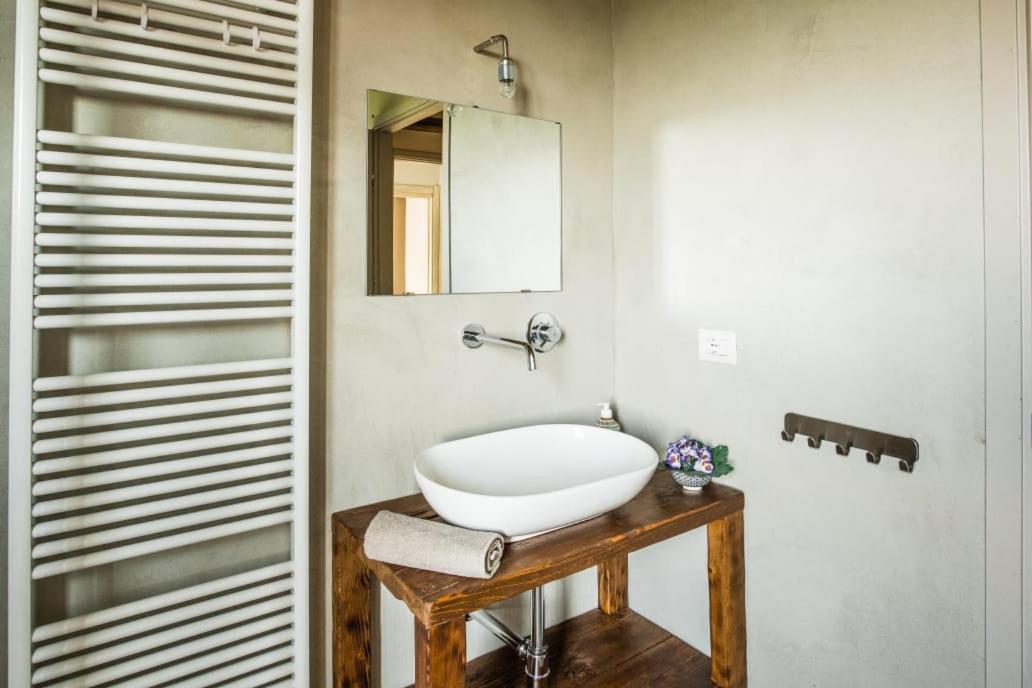 La Casa Di Roby-1 Appartamento La Morra Con Piscina Dış mekan fotoğraf