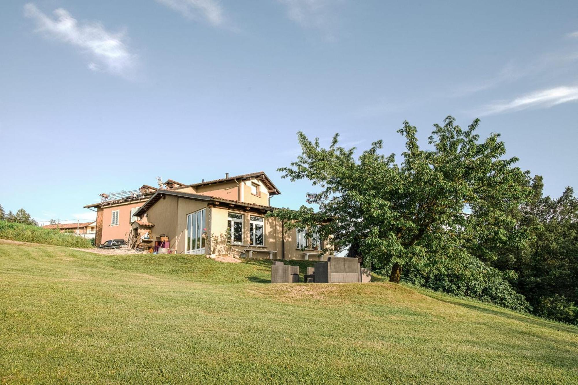 La Casa Di Roby-1 Appartamento La Morra Con Piscina Dış mekan fotoğraf